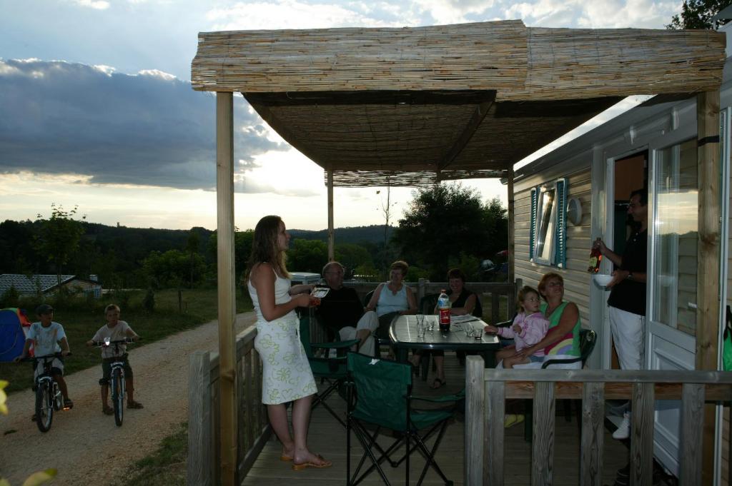 Logis Hotel Restaurant La Bastide Villefranche-du-Perigord Exterior photo